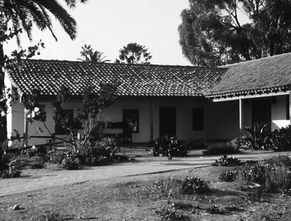 Machado Adobe